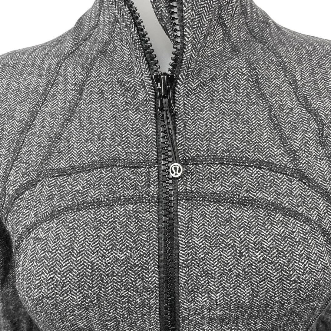 Lululemon Define Women's Gray Herringbone Zip Up High Neck Thumbholes Jacket 6