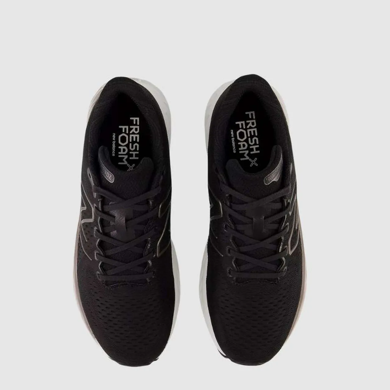 New Balance Fresh Foam MEvoz v3