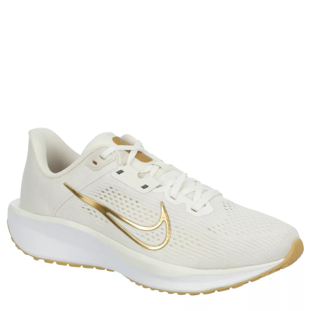 NIKE  WOMENS QUEST 6 RUNNING SHOE