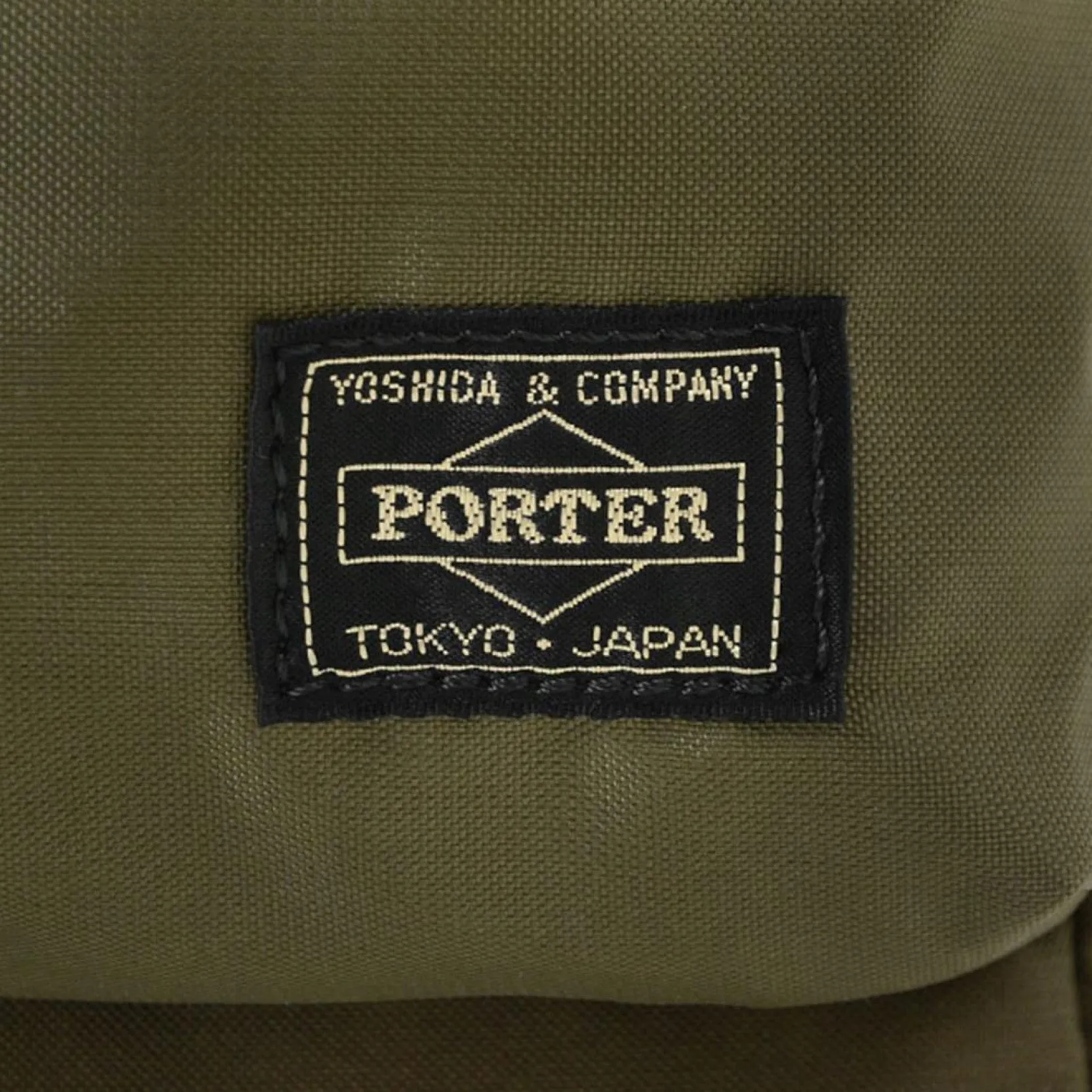 porter by yoshida force series 2way helmet bag (olive)