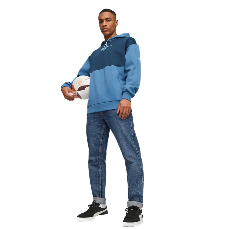 Puma Manchester City Fanswear 2023-2024 Sweatshirt