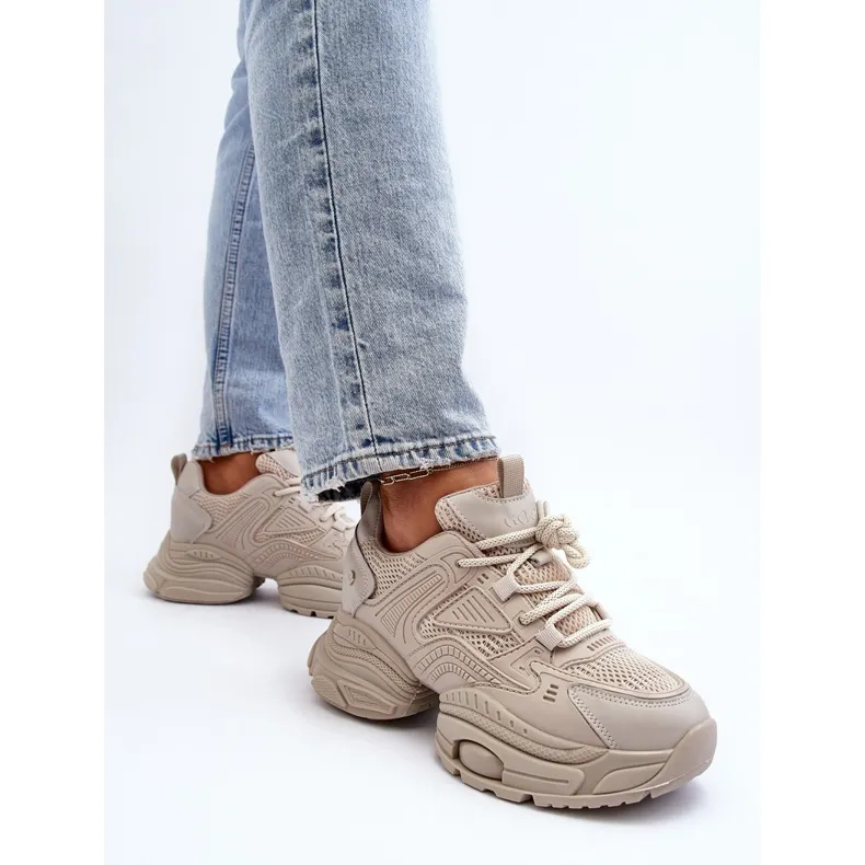 Sneakers on a massive sole GOE NN2N4046 Beige