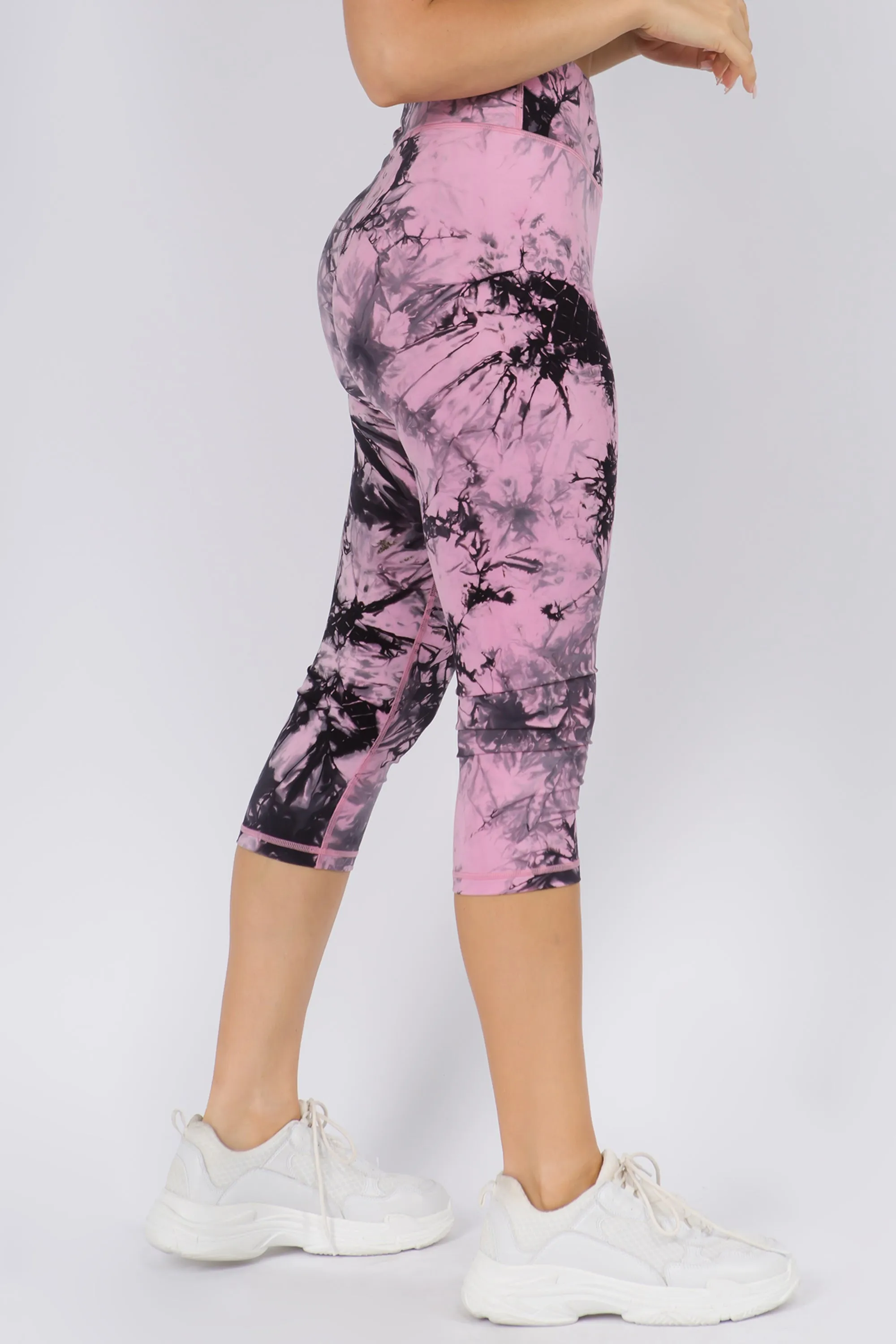 Wild and Free Active Tie-Dye Print Capri Leggings