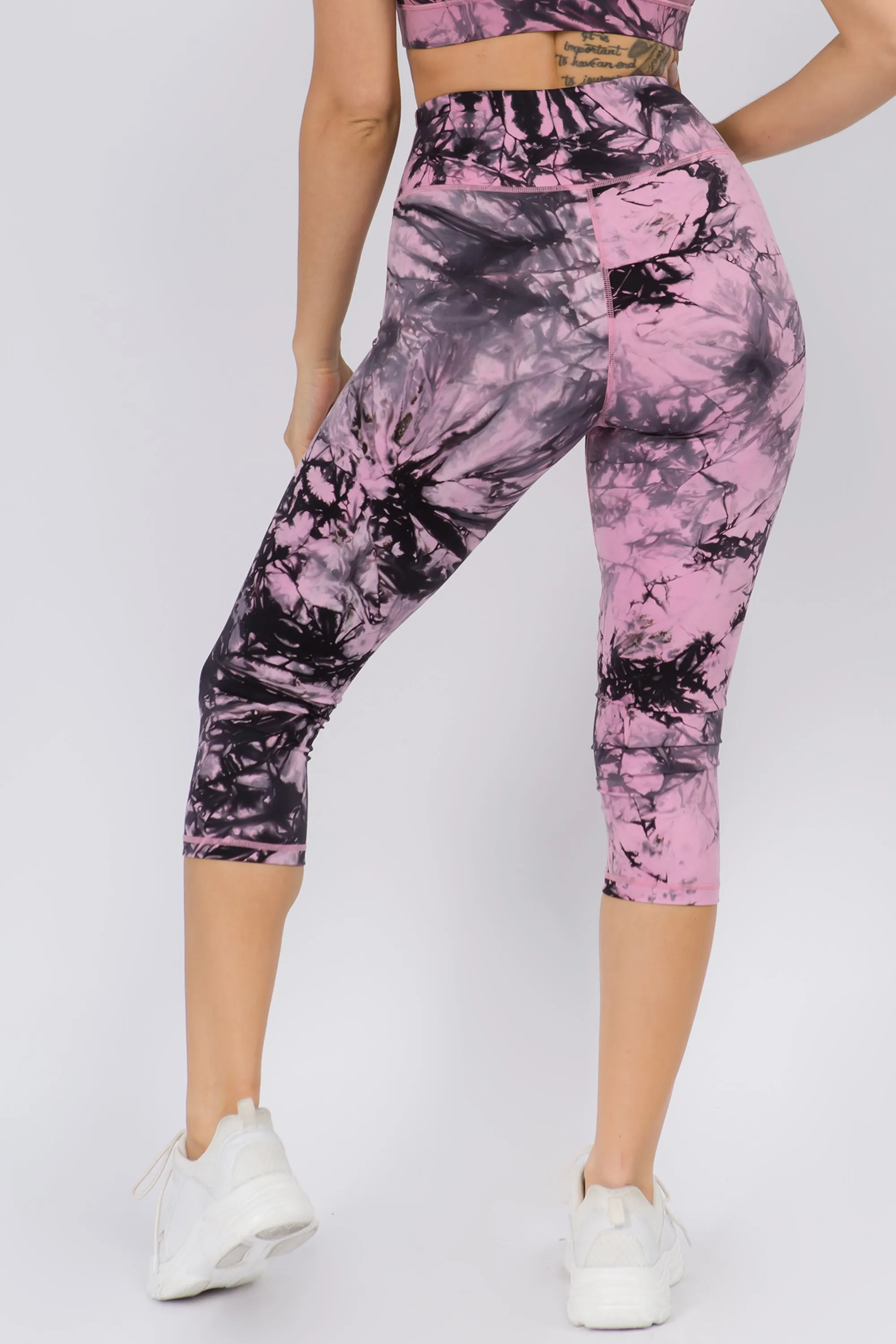 Wild and Free Active Tie-Dye Print Capri Leggings