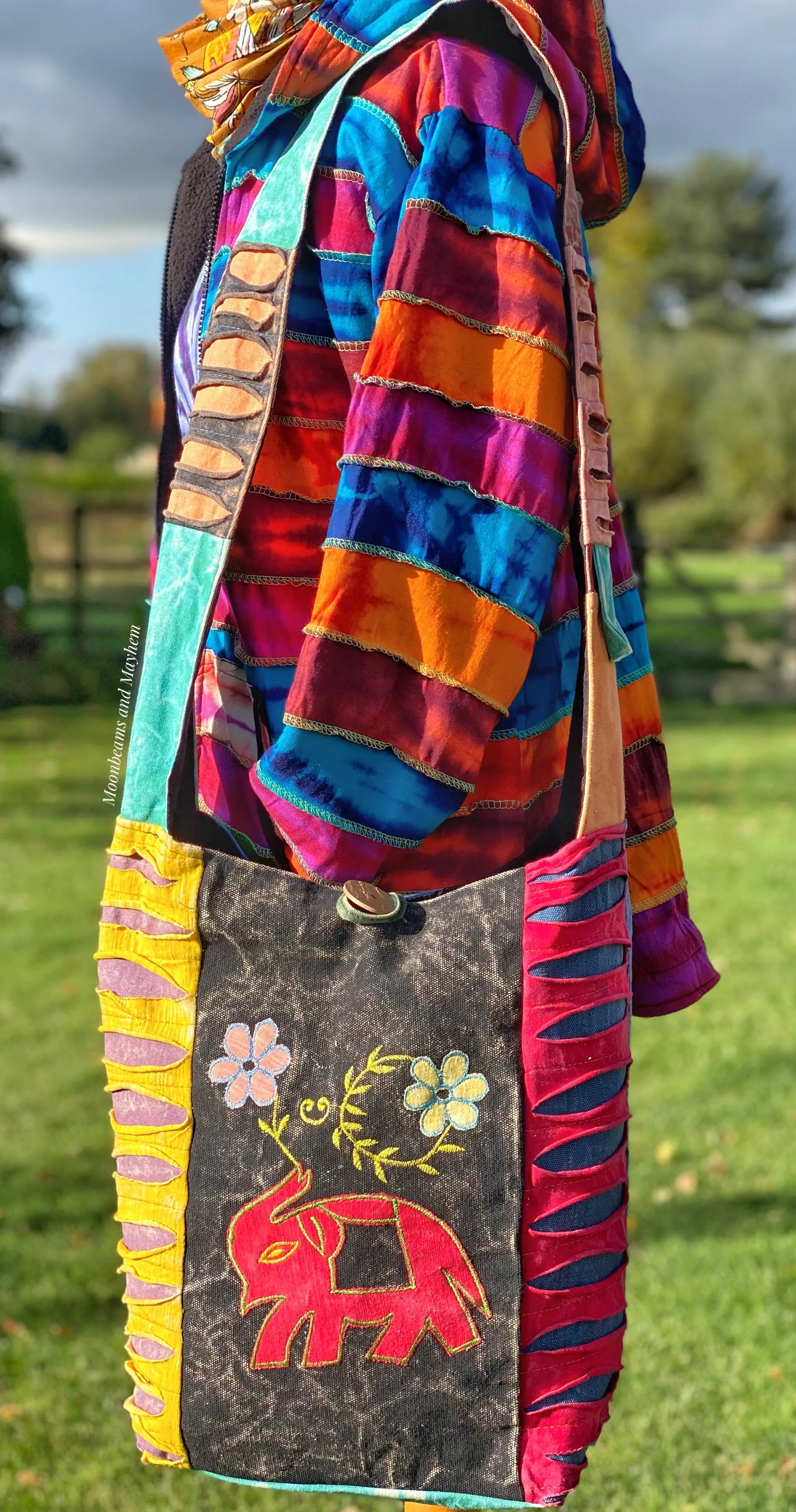 WONDERFUL HIPPIE ELEPHANT SHOULDER BAG